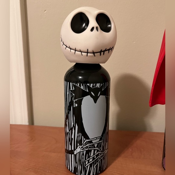 NIGHTMARE BEFORE CHRISTMAS Jack and Sally Aluminum Bottles - Picture 3 of 10